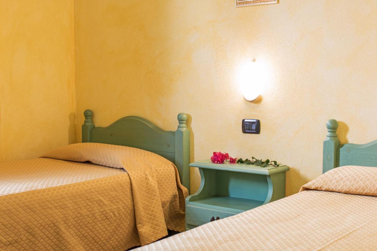 Residenza Gli Ontani Hotel โอโรเซย ภายนอก รูปภาพ