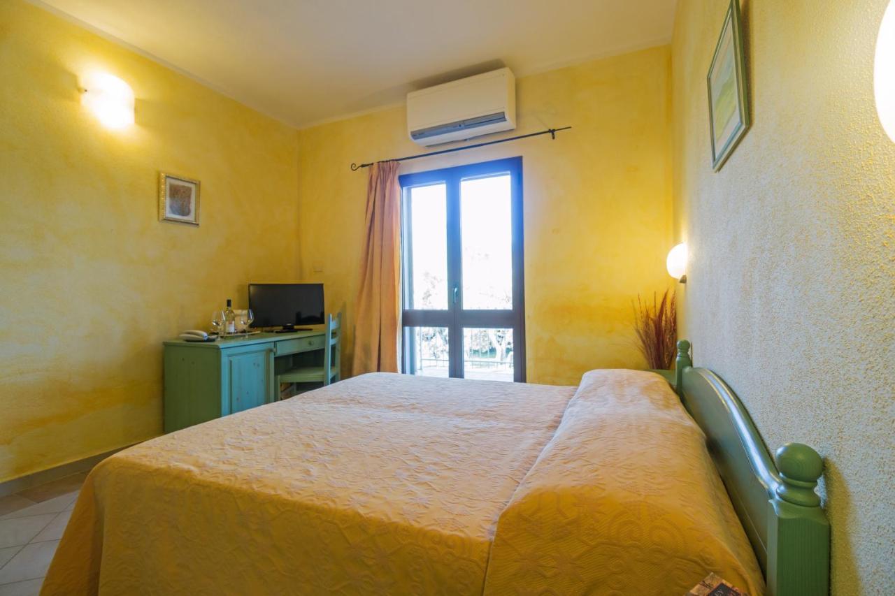 Residenza Gli Ontani Hotel โอโรเซย ภายนอก รูปภาพ